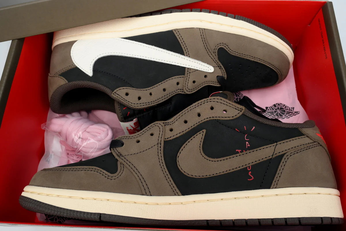 TRAVIS SCOTT X AIR JORDAN 1 LOW OG “MOCHA”